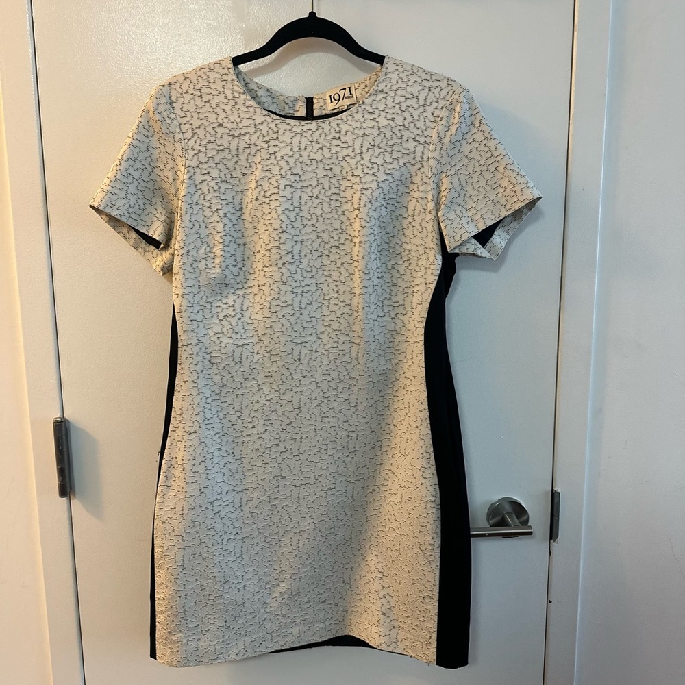 1971 Reiss Mini Dress! White/very light grey with black paneling